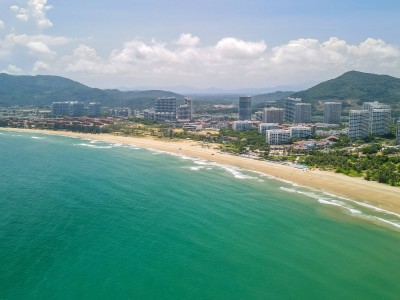 南昌万宁旅游：海滩与热带雨林，魅力对比